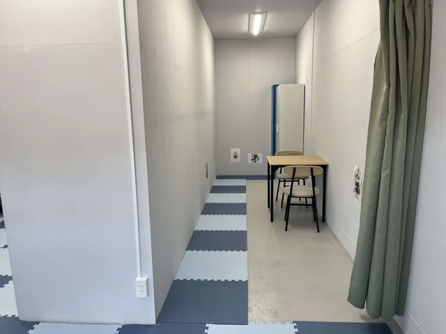 クールダウンできる個室完備