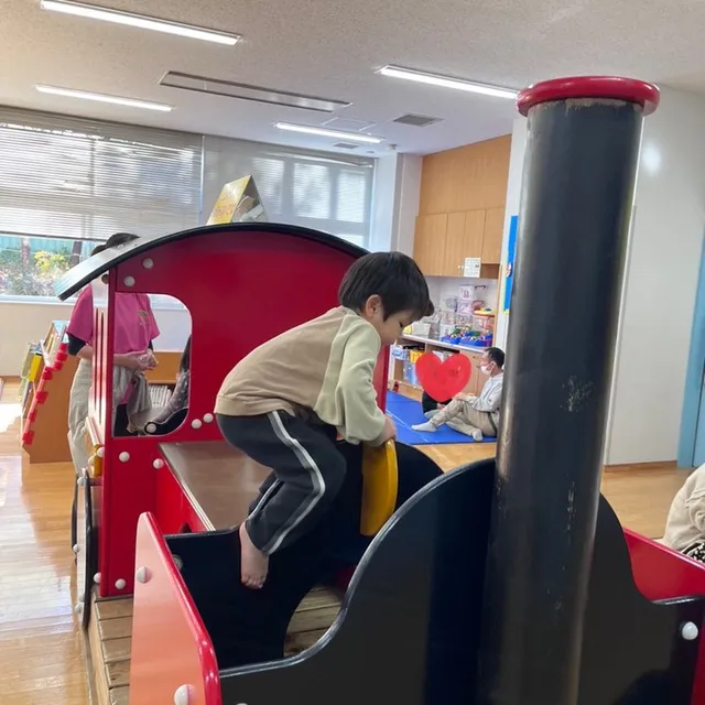 子どもに対し多めのスタッフの人数配置＆研修でABAスキル習得