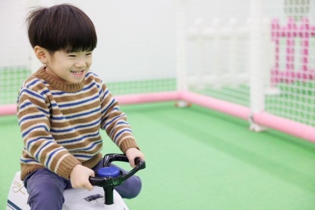 放課後等デイサービスが廃業する原因とは？現状と報酬改定の影響、黒字化の秘訣を徹底解説！
